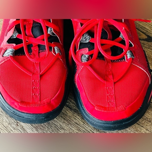 Nike Kyrie Flytrap 6 Low University Red size 9.5 men’s - Picture 10 of 10